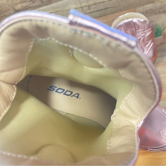 Soda “BLAZING” Western Ankle Boots Stitched Pointed Toe Low Heel Metallic Pink 7 - Picture 6 of 9